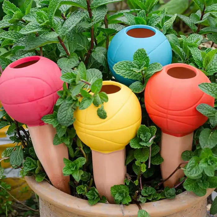 Cônes d'Arrosage existent en Forme de Basket-ball pour Plantes, Pointes d'Arrosage en Terre Cuite, é
