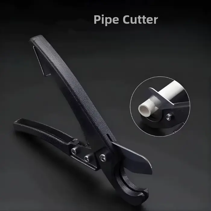 Coupe-tube en plastique durable, lame de coupe tranchante et robuste, grand diamètre, poignée antidérapante pour les travaux d'entretien des pipelines.